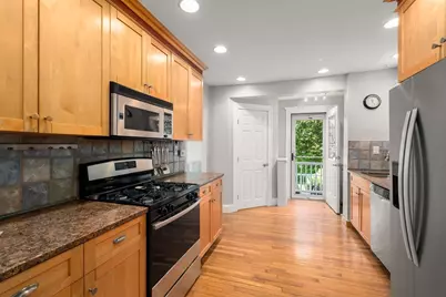 96 Beech St, Boston, MA 02131 - Photo 12
