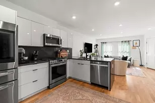 4 Everett Pl, Boston, MA 02128 - Photo 4