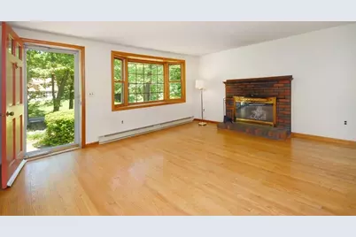 40 Shattuck St, Pepperell, MA 01463 - Photo 4