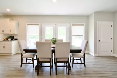 103 Oak Hollow Rd, Springfield, MA 01128 - Photo 8