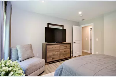 103 Oak Hollow Rd, Springfield, MA 01128 - Photo 32