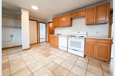 127 Austin St, Worcester, MA 01609 - Photo 4
