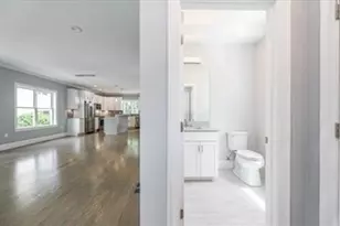 46 Murray Hill Rd, Boston, MA 02131 - Photo 4