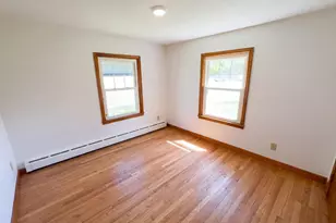 41 Hicks St, Chicopee, MA 01020 - Photo 12