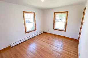 41 Hicks St, Chicopee, MA 01020 - Photo 4