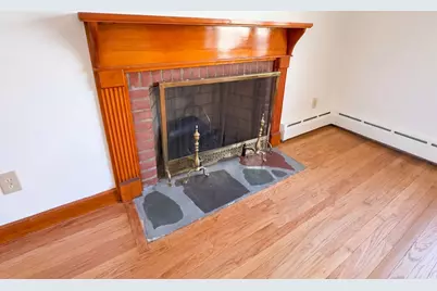41 Hicks St, Chicopee, MA 01020 - Photo 6