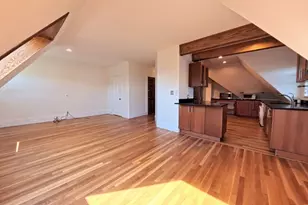 185 Davis Ave, Brookline, MA 02445 - Photo 4