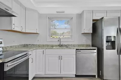 217 Mazarin St, Springfield, MA 01151 - Photo 6