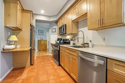 32 Hammond Pl #32, Woburn, MA 01801 - Photo 8