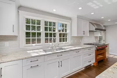 135 Raleigh Tavern Lane, North Andover, MA 01845 - Photo 4