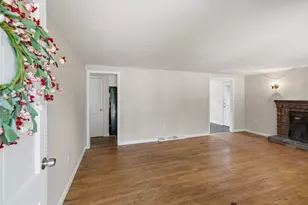 90 Castlewood Cir, Barnstable, MA 02601 - Photo 4