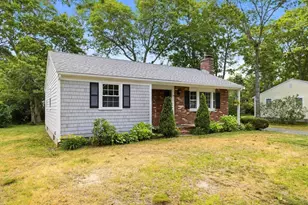 90 Castlewood Cir, Barnstable, MA 02601 - Photo 6