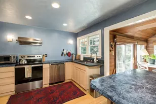 5 Victoria Rd, Manchester by the Sea, MA 01944 - Photo 2