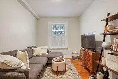 130 Myrtle St #2, Boston, MA 02114 - Photo 2