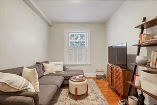130 Myrtle St, Boston, MA 02114 - Photo 2