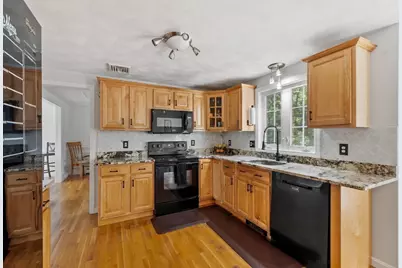 135 Jennies Way, Tewksbury, MA 01876 - Photo 2