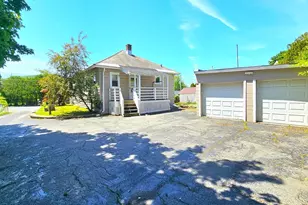 21 River St, North Adams, MA 01247 - Photo 2