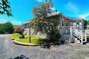 21 River St, North Adams, MA 01247 - Photo 4
