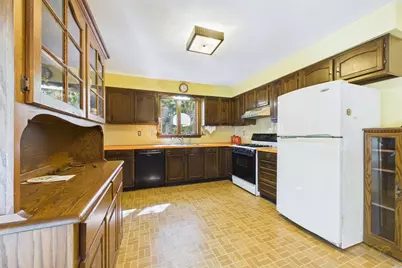5 Barlow Ln, Mattapoisett, MA 02739 - Photo 8