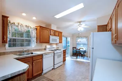 507 Crystal Way, Middleborough, MA 02346 - Photo 6