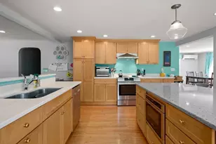88 Temple Rd, Waltham, MA 02452 - Photo 10