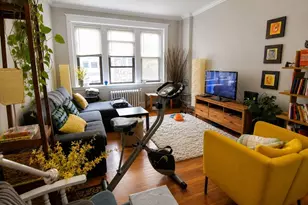 9 Greenway Ct, Brookline, MA 02446 - Photo 2