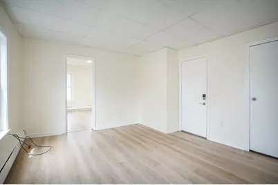 3 Charles St #2R, Chicopee, MA 01020 - Photo 4