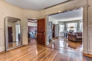 1033 Beacon St, Brookline, MA 02446 - Photo 10