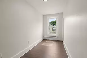 26 Vernon St, Holyoke, MA 01040 - Photo 22