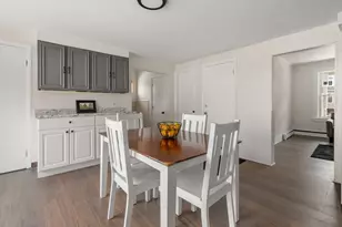 26 Vernon St, Holyoke, MA 01040 - Photo 8