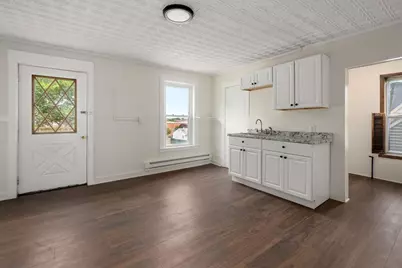 26 Vernon St, Holyoke, MA 01040 - Photo 16