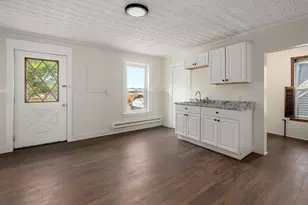 26 Vernon St, Holyoke, MA 01040 - Photo 16