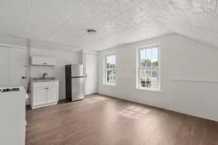 26 Vernon St, Holyoke, MA 01040 - Photo 24