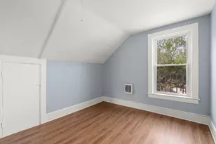 26 Vernon St, Holyoke, MA 01040 - Photo 30