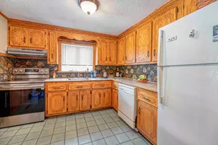 36 McGowan St, Fall River, MA 02723 - Photo 10