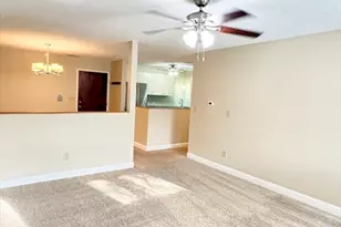 34 Newhall St, Lowell, MA 01852 - Photo 10