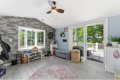 211 Village St, Medway, MA 02053 - Photo 4
