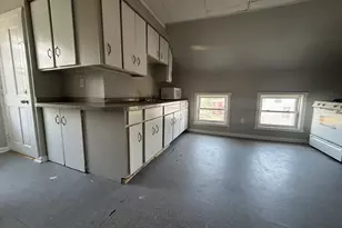 908 Plymouth Ave, Fall River, MA 02721 - Photo 6