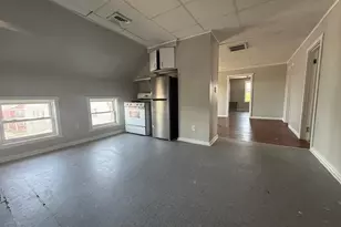 908 Plymouth Ave, Fall River, MA 02721 - Photo 4