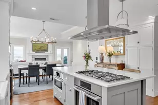 284 Bunker Hill St, Boston, MA 02129 - Photo 6