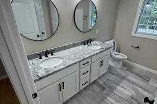 147 Parkerview St, Springfield, MA 01119 - Photo 14