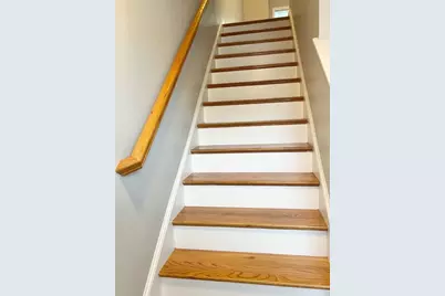 17 Foster St #15, Brockton, NH 03201 - Photo 4
