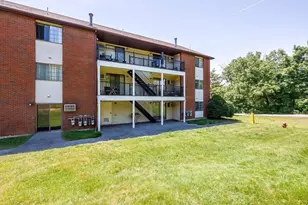 2400 Skyline Dr, Lowell, MA 01854 - Photo 22