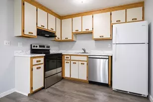 2400 Skyline Dr, Lowell, MA 01854 - Photo 10