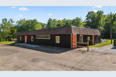 31 E Brookfield Rd, North Brookfield, MA 01535 - Photo 4