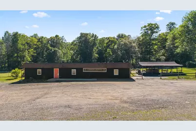 31 E Brookfield Rd, North Brookfield, MA 01535 - Photo 1