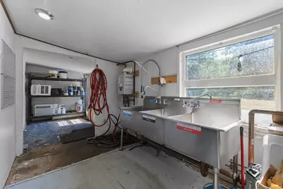 31 E Brookfield Rd, North Brookfield, MA 01535 - Photo 22