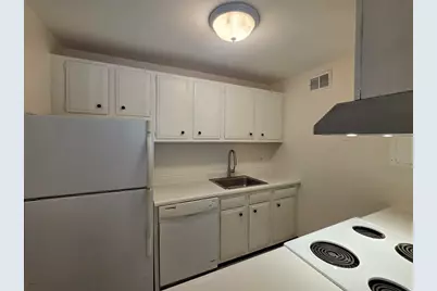 1105 Massachusetts Ave #4A, Cambridge, MA 02138 - Photo 4