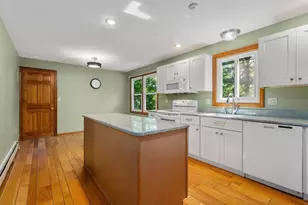 310 River St, Leicester, MA 01524 - Photo 4