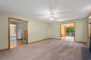 310 River St, Leicester, MA 01524 - Photo 10